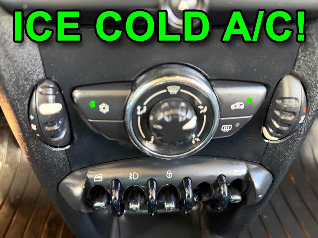 MINI Cooper 3-Door 2011