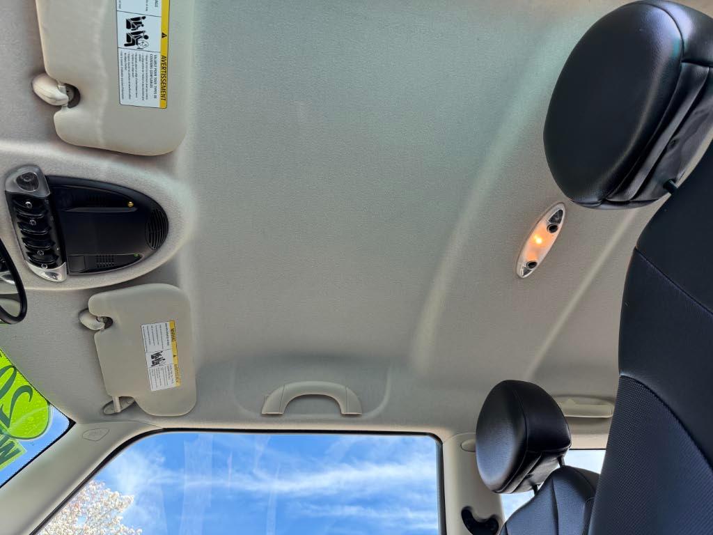 MINI Cooper 3-Door 2011