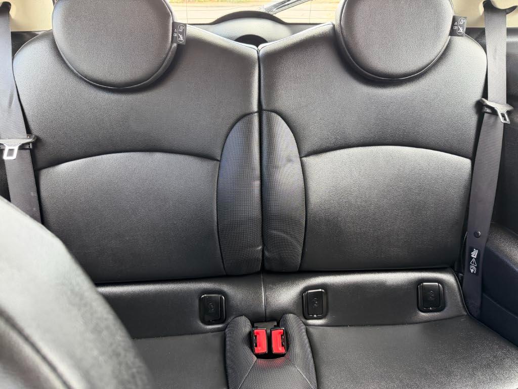 MINI Cooper 3-Door 2011