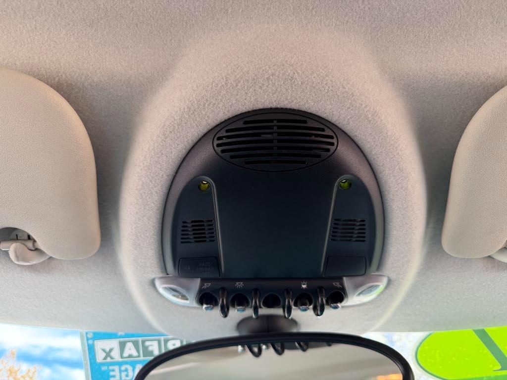 MINI Cooper 3-Door 2011