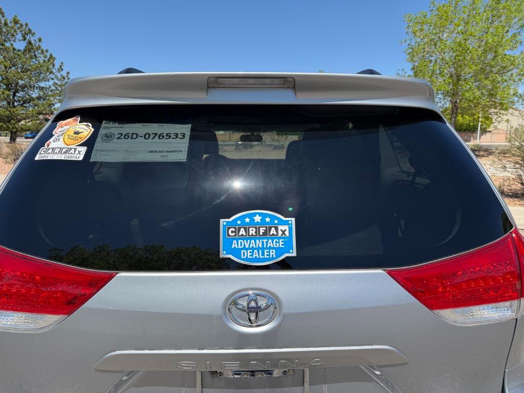 Toyota Sienna XLE FWD 8-Passenger V6 2012