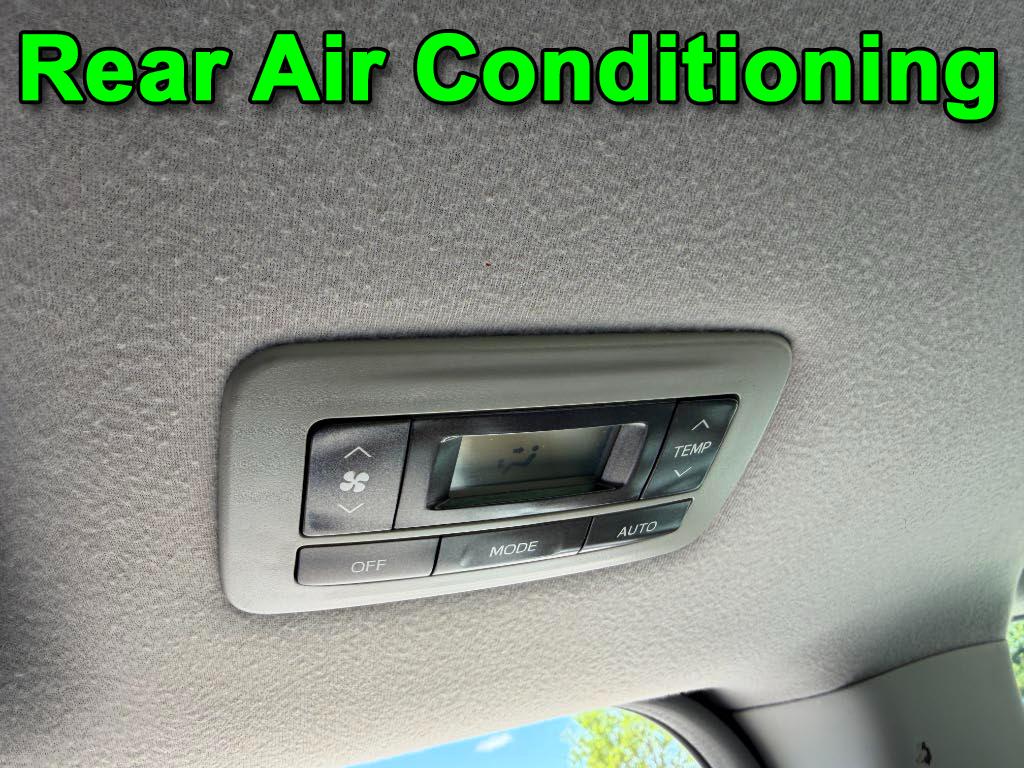 Toyota Sienna XLE FWD 8-Passenger V6 2012