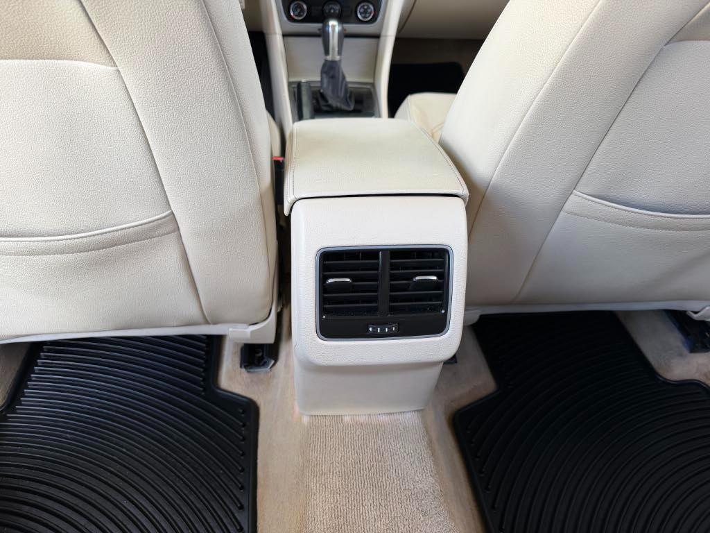 Volkswagen Passat  2014
