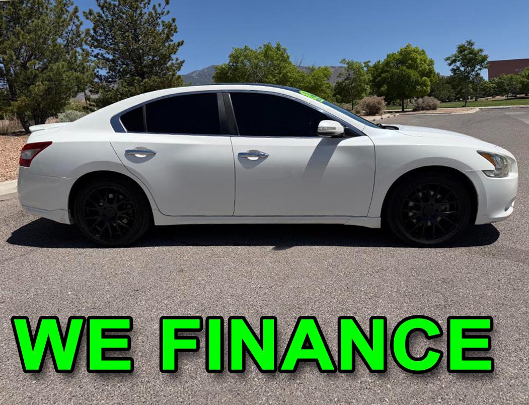 Nissan Maxima S 2011