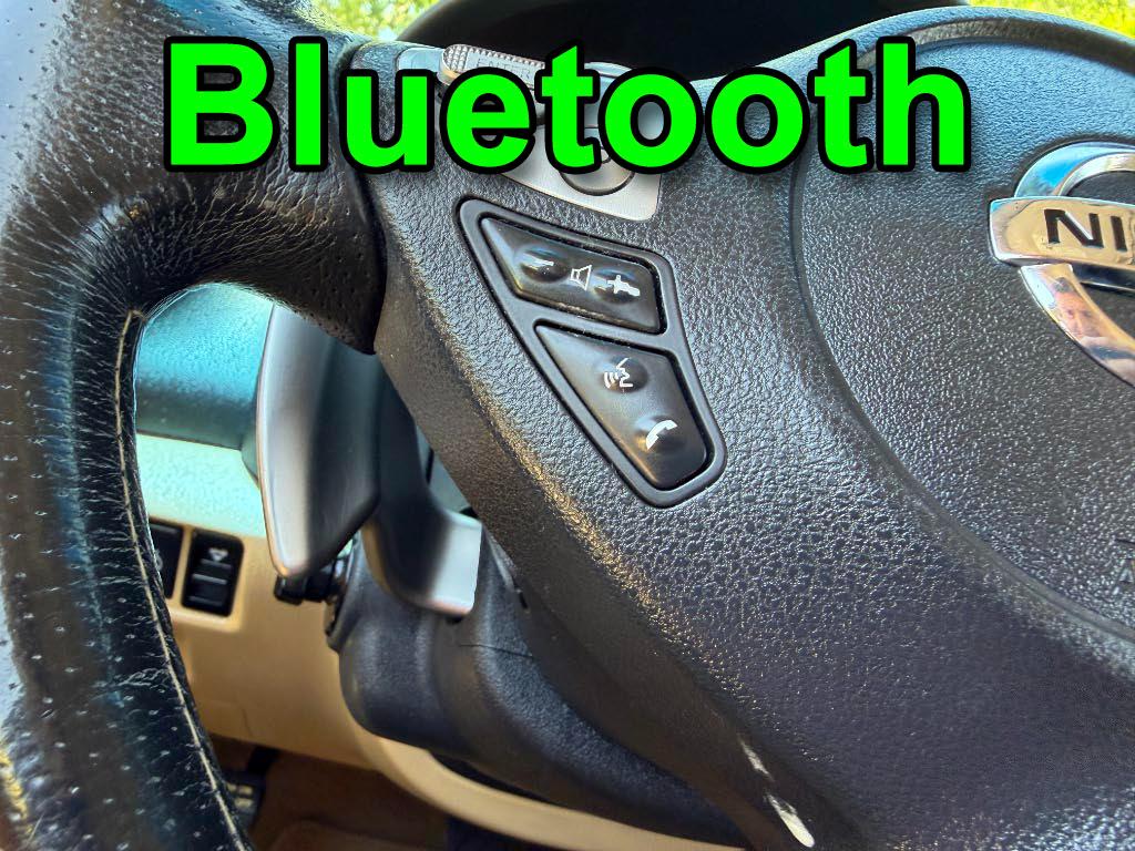 Nissan Maxima S 2011