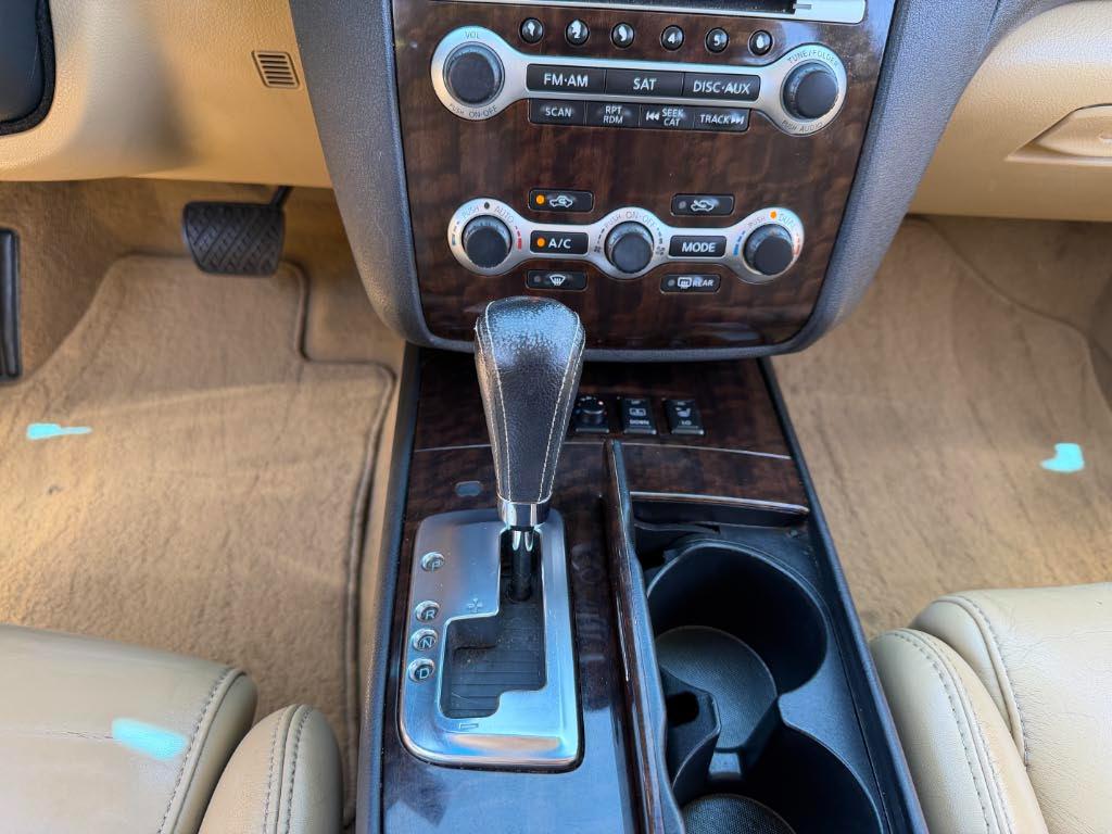 Nissan Maxima S 2011