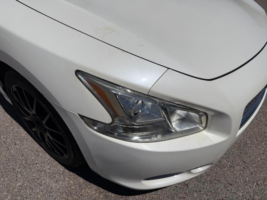 Nissan Maxima S 2011