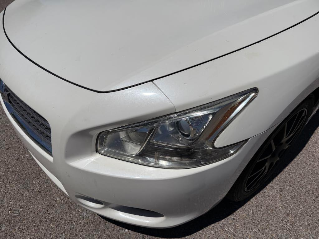 Nissan Maxima S 2011