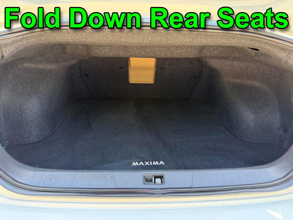 Nissan Maxima S 2011