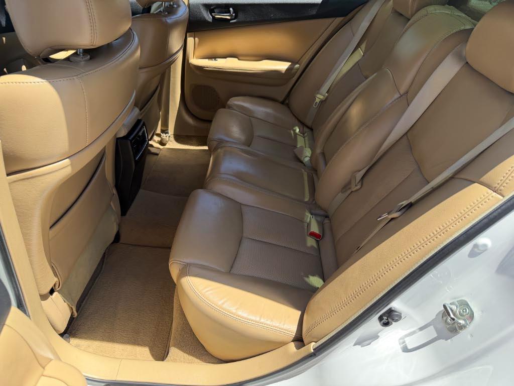 Nissan Maxima S 2011