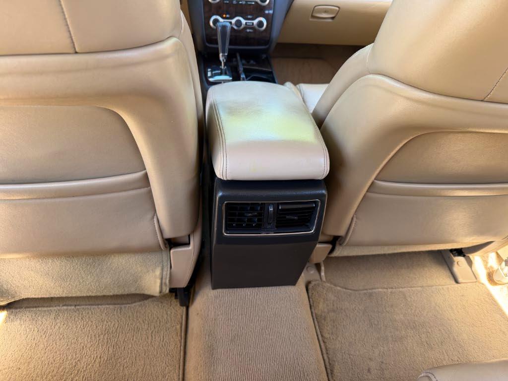 Nissan Maxima S 2011