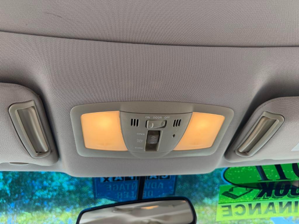 Nissan Maxima S 2011