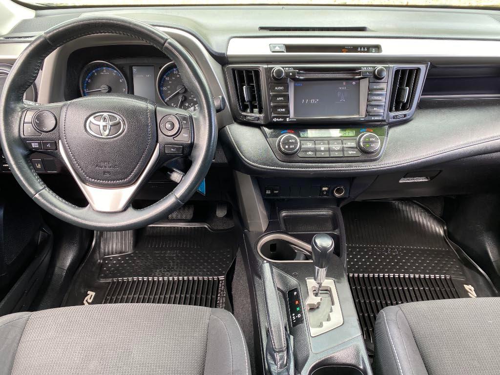 Toyota RAV4 XLE 2017