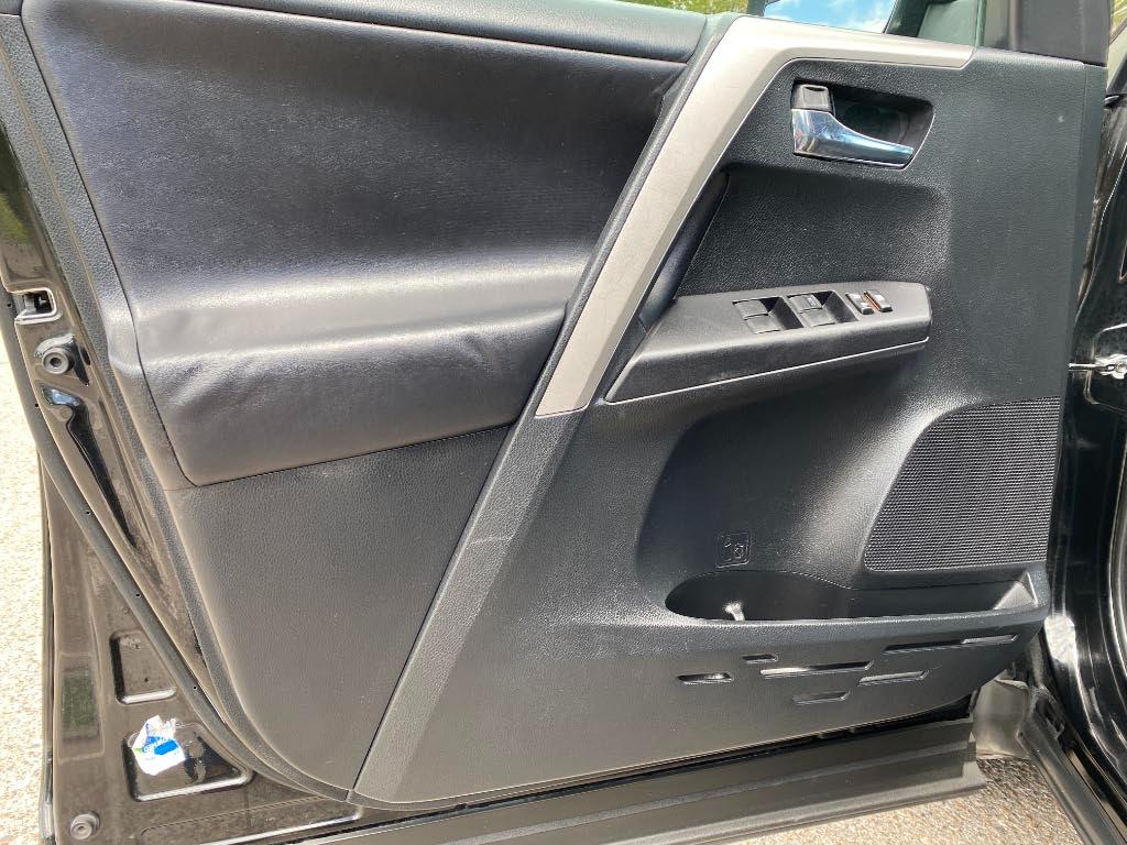 Toyota RAV4 XLE 2017