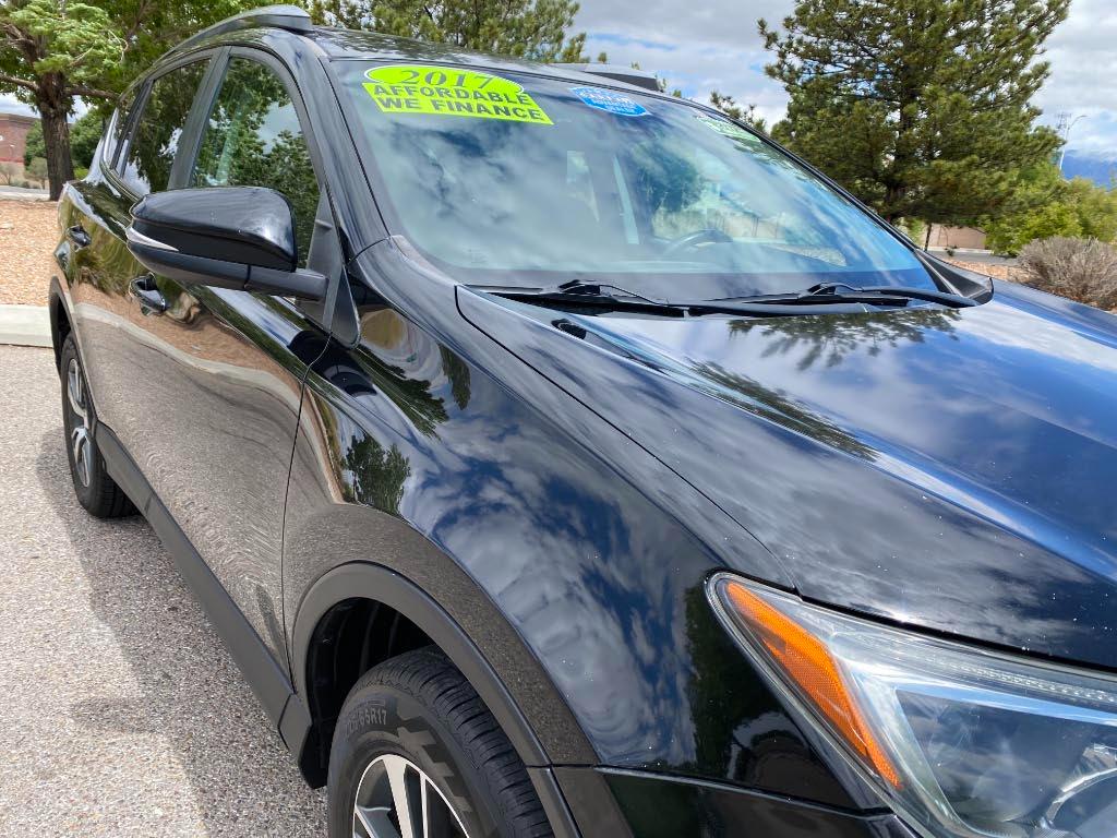 Toyota RAV4 XLE 2017