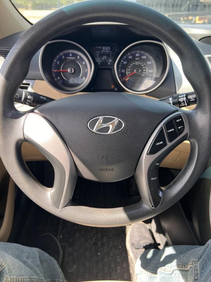 Hyundai ELANTRA GLS/SE/  2013