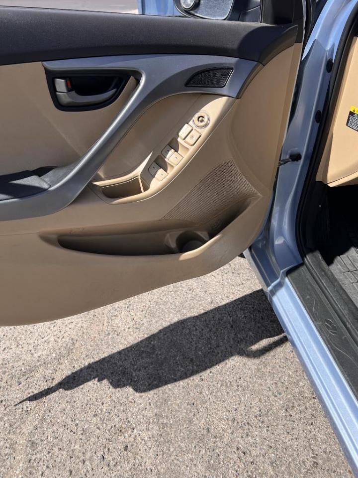 Hyundai ELANTRA GLS/SE/  2013