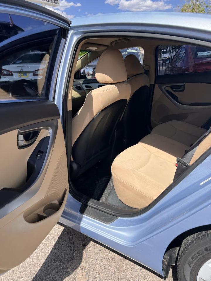 Hyundai ELANTRA GLS/SE/  2013