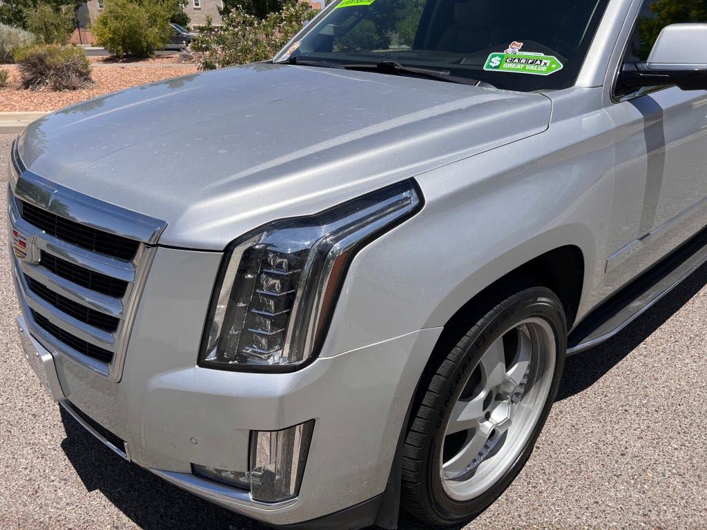 Cadillac Escalade ESV Luxury 4WD 2016