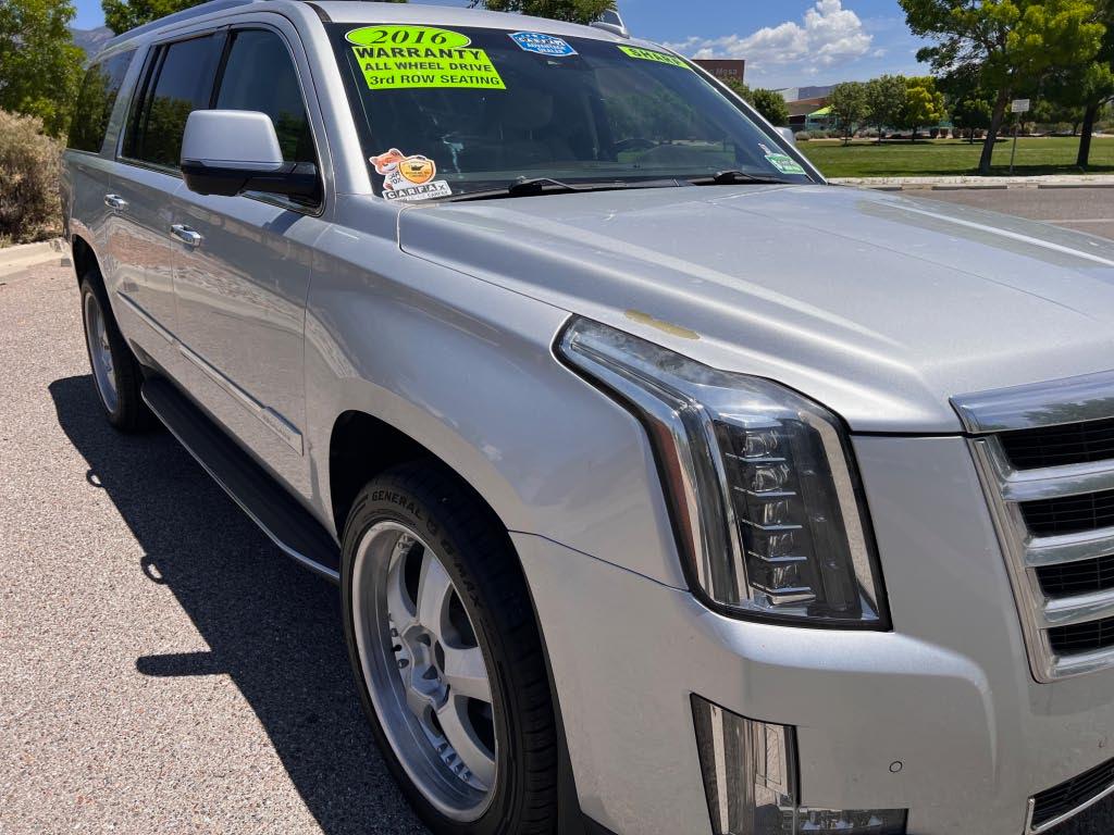 Cadillac Escalade ESV Luxury 4WD 2016