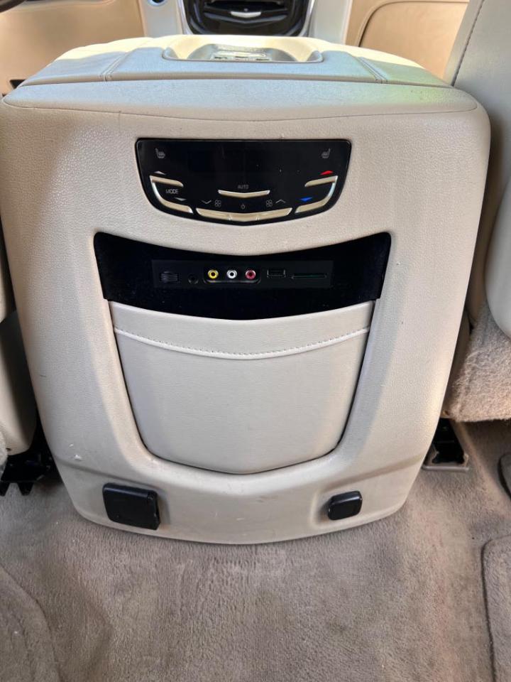 Cadillac Escalade ESV Luxury 4WD 2016