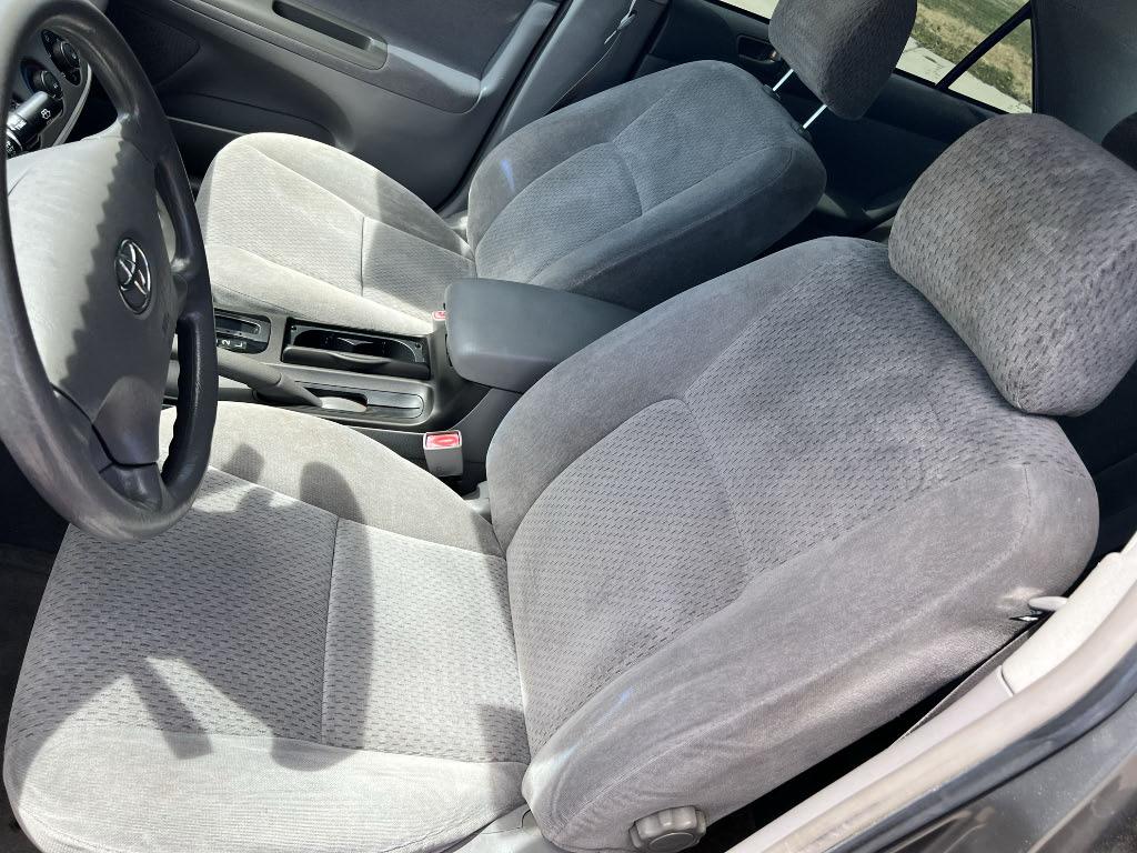 Toyota Camry LE 2002