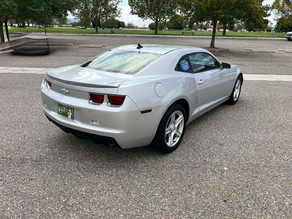 Chevrolet Camaro LS Coupe 2012