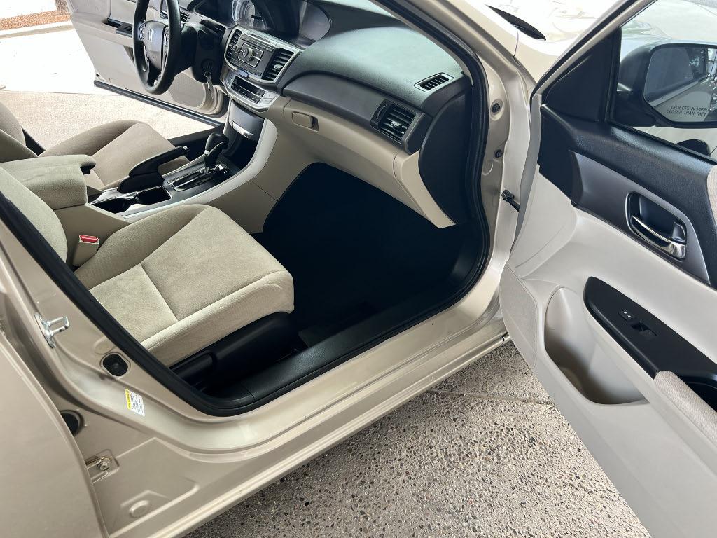 Honda Accord LX Sedan CVT 2013