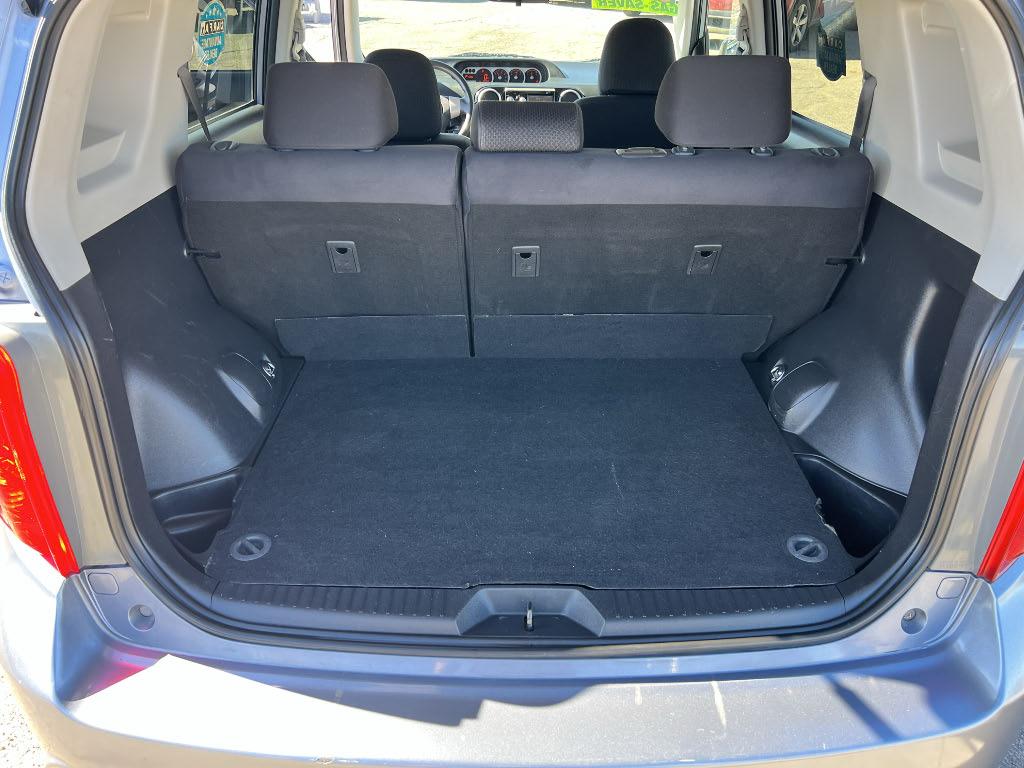 Scion xB 5-Door Wagon 5-Spd MT 2010