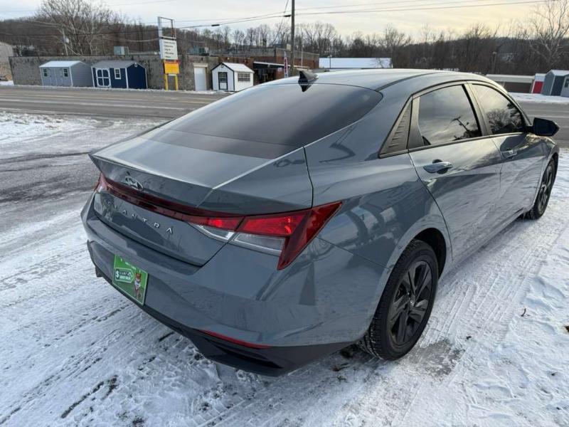 Hyundai Elantra SEL 2021