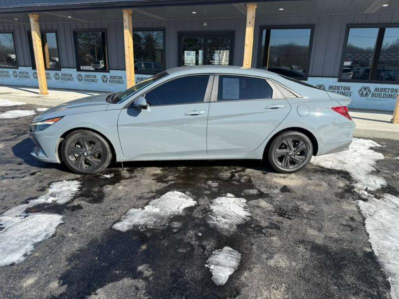 Hyundai Elantra SEL 2021