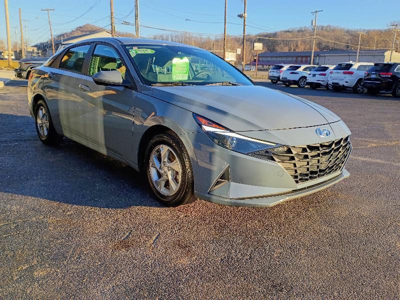 Hyundai Elantra SE 2022