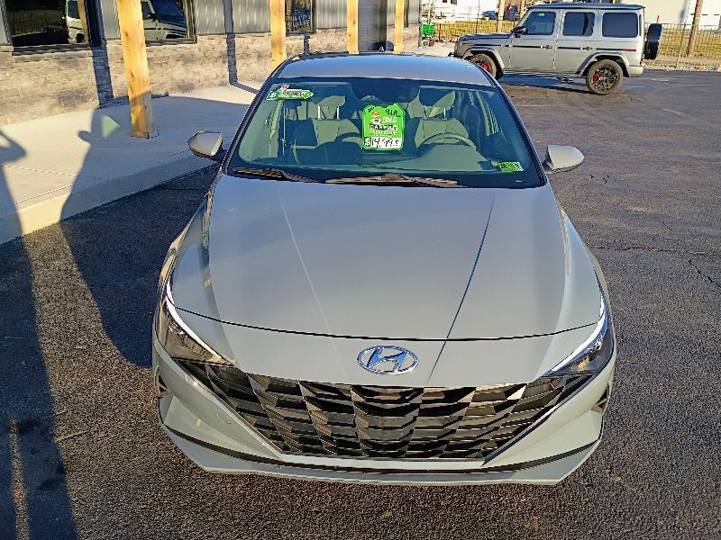 Hyundai Elantra SE 2022