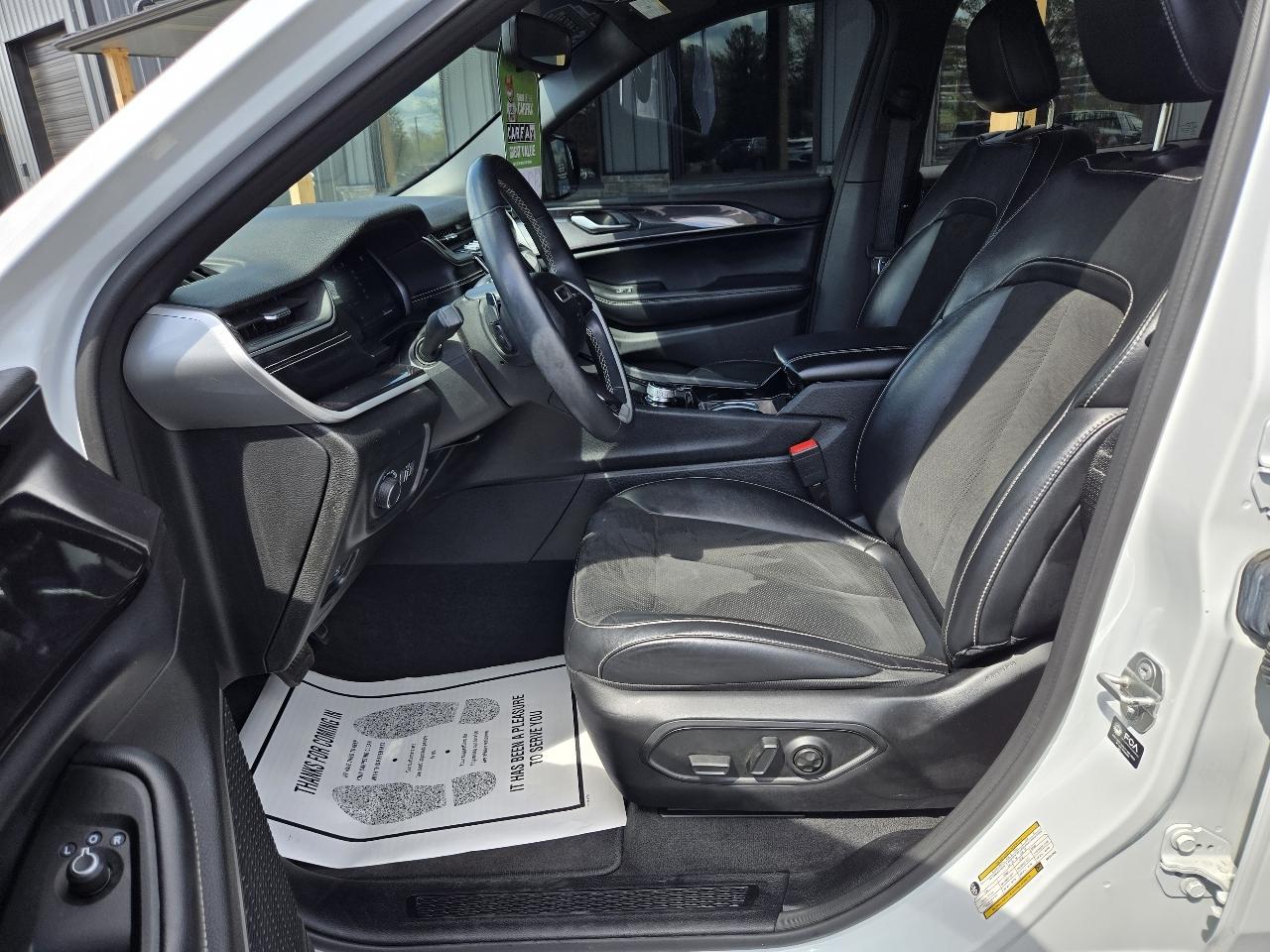 Jeep Grand Cherokee L Laredo 4WD 2021