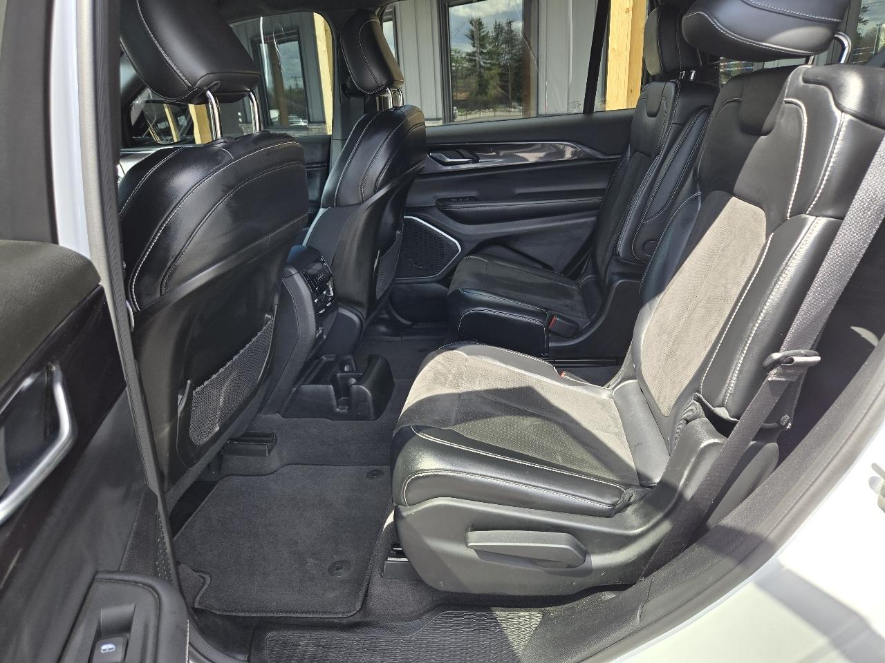 Jeep Grand Cherokee L Laredo 4WD 2021