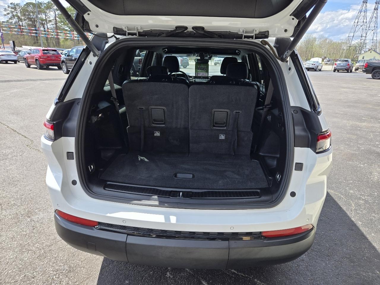 Jeep Grand Cherokee L Laredo 4WD 2021