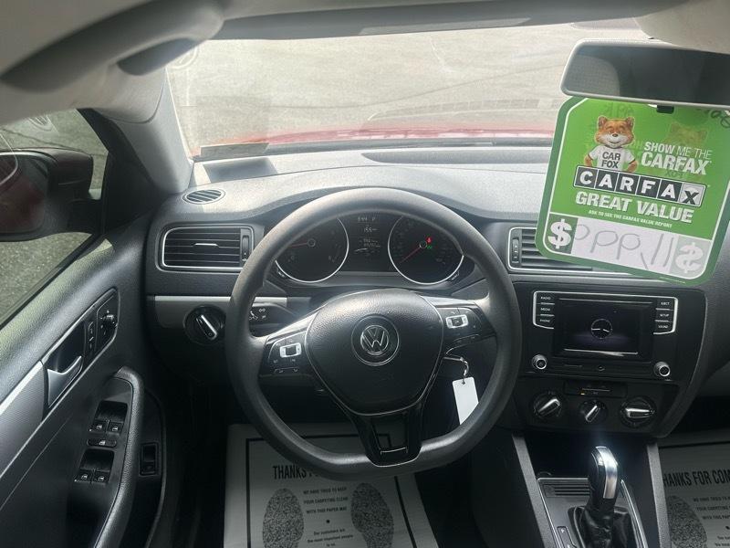 Volkswagen Jetta 1.4T S 6A 2018