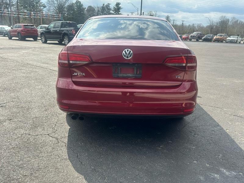 Volkswagen Jetta 1.4T S 6A 2018