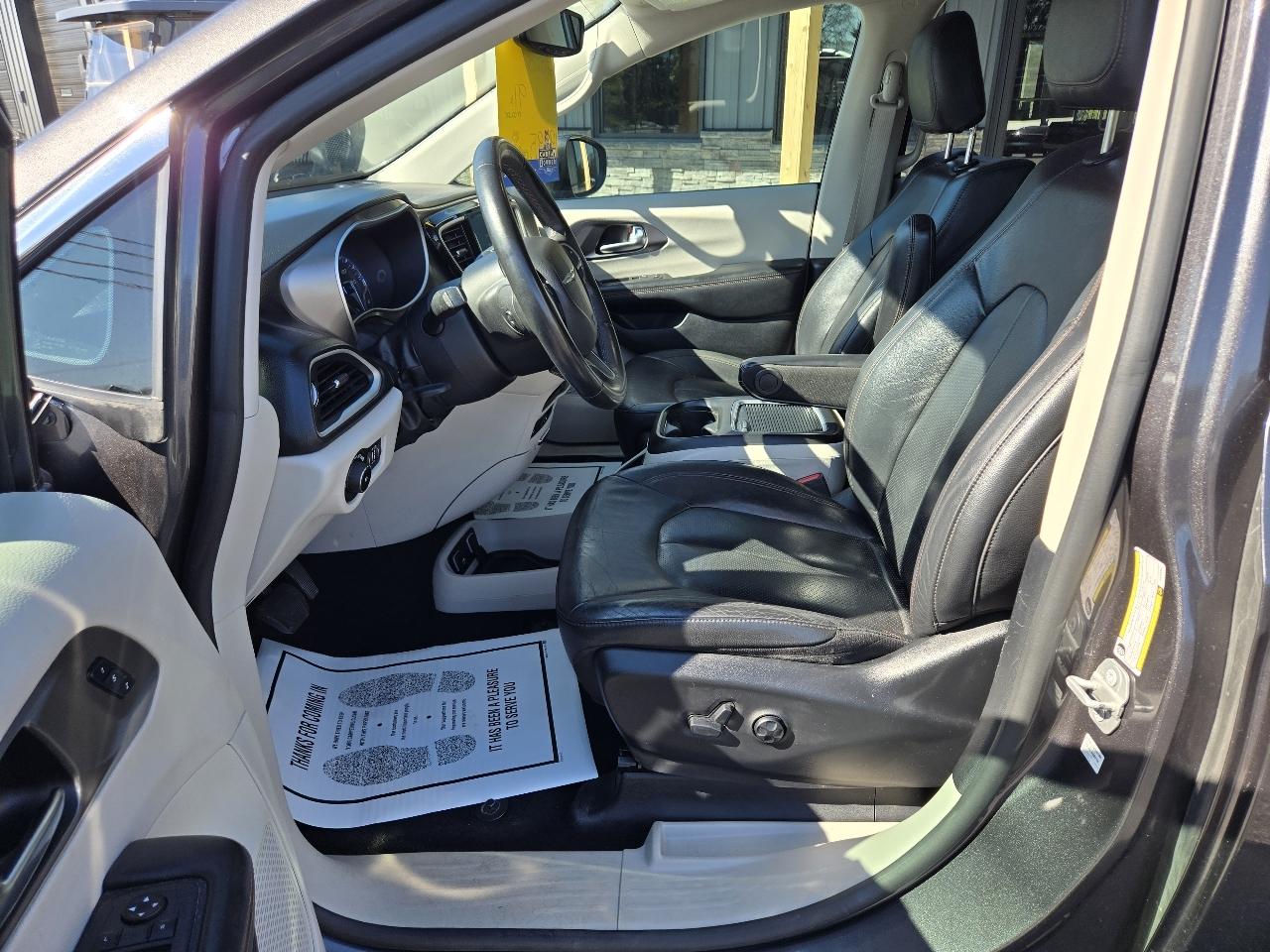 Chrysler Pacifica Touring-L Plus 2020