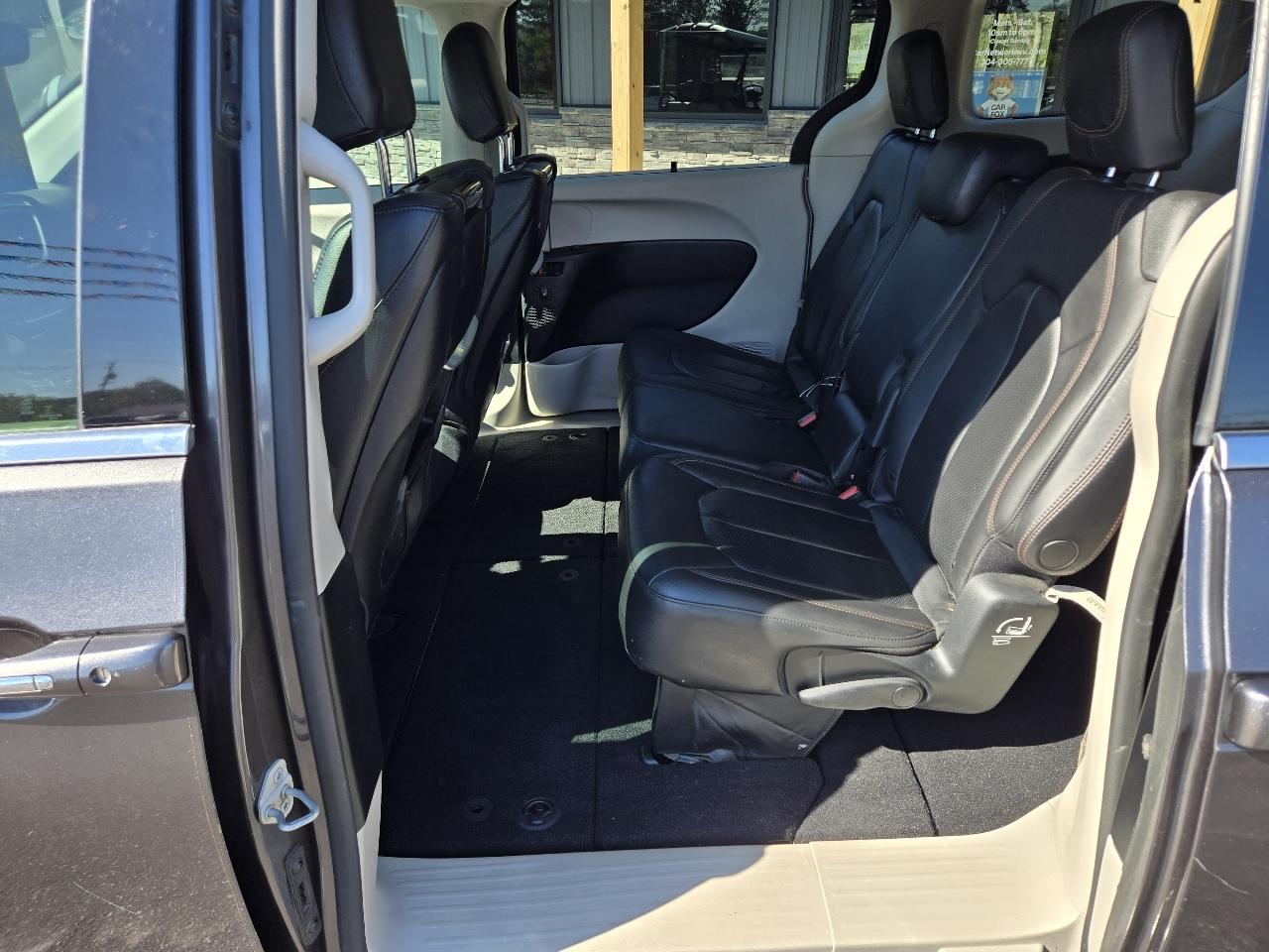 Chrysler Pacifica Touring-L Plus 2020