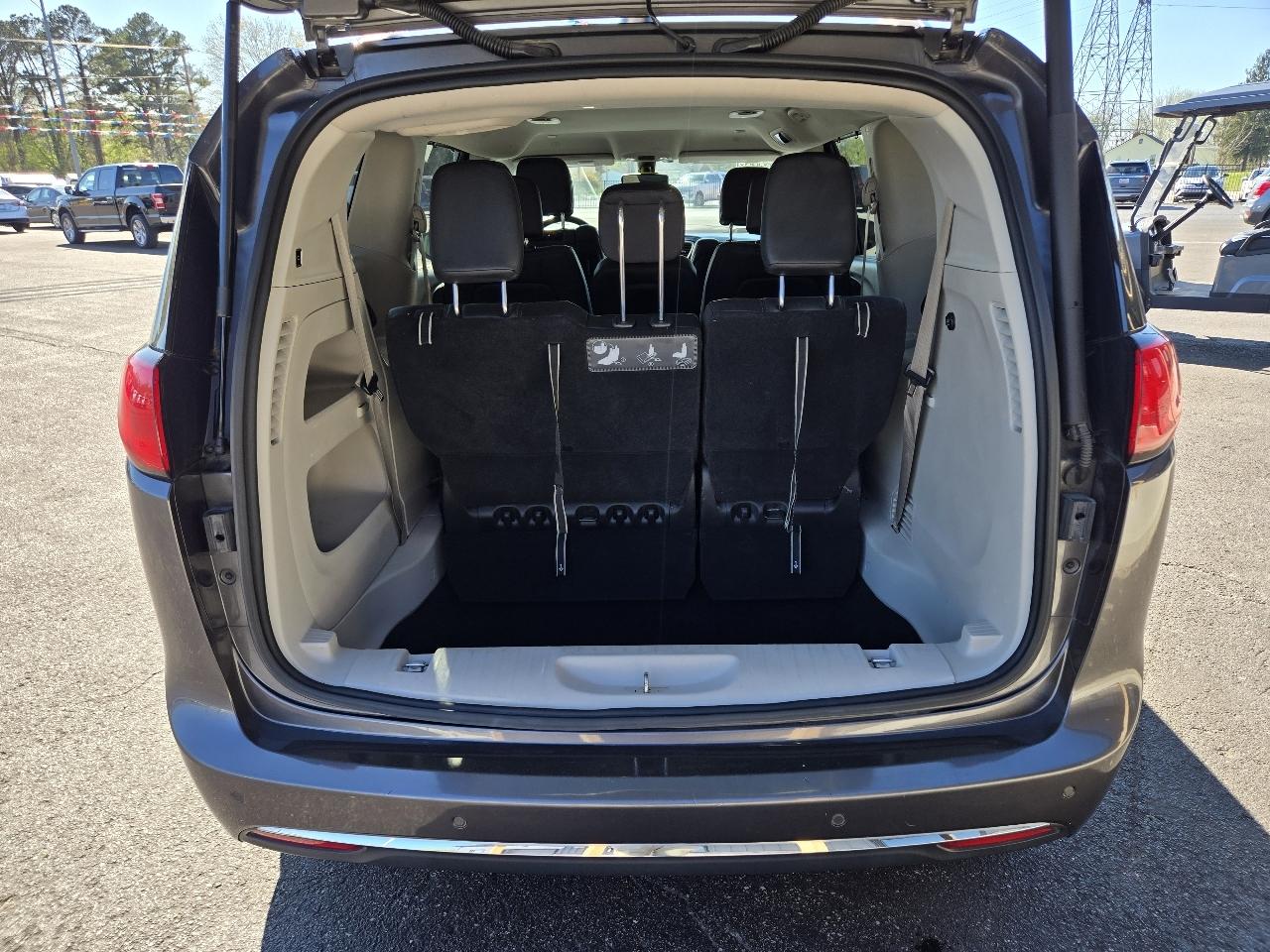 Chrysler Pacifica Touring-L Plus 2020