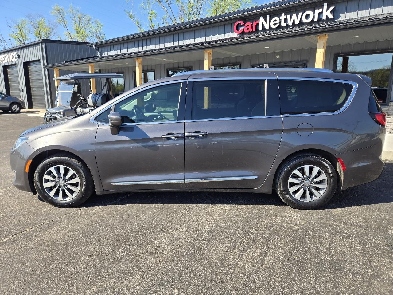 Chrysler Pacifica Touring-L Plus 2020