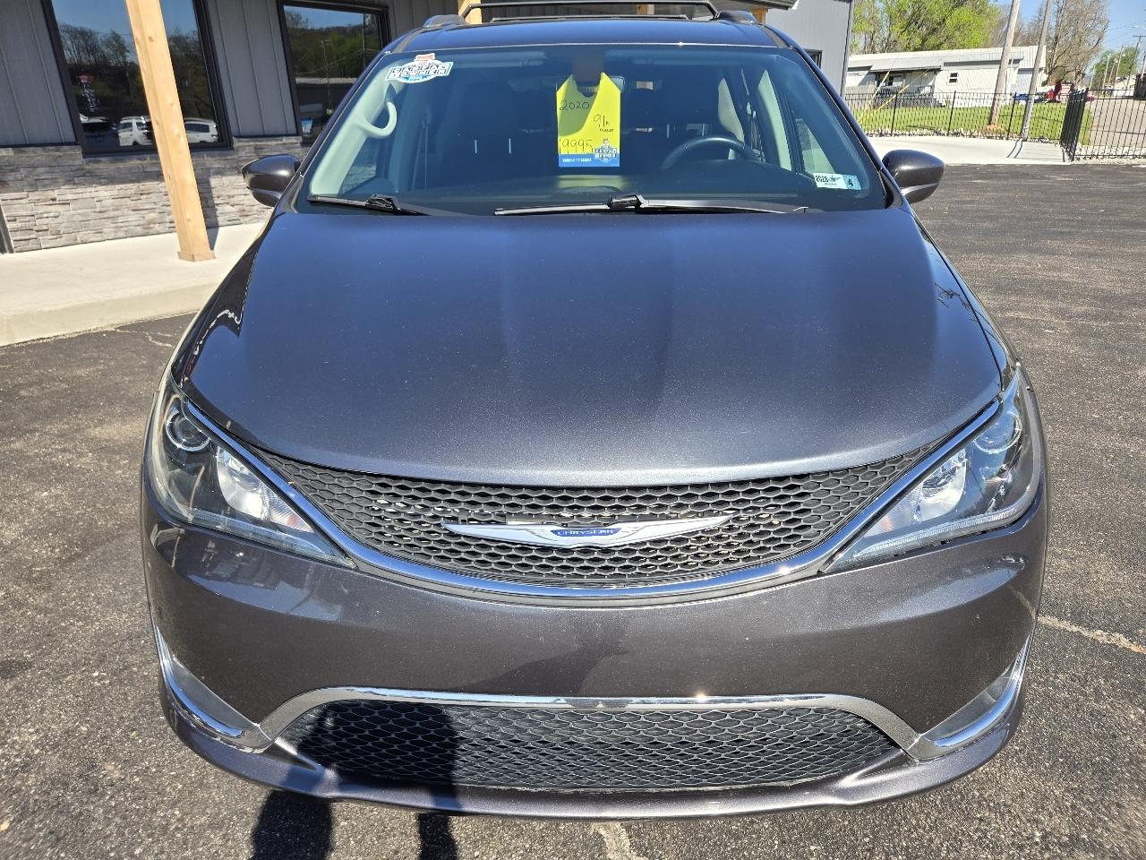 Chrysler Pacifica Touring-L Plus 2020