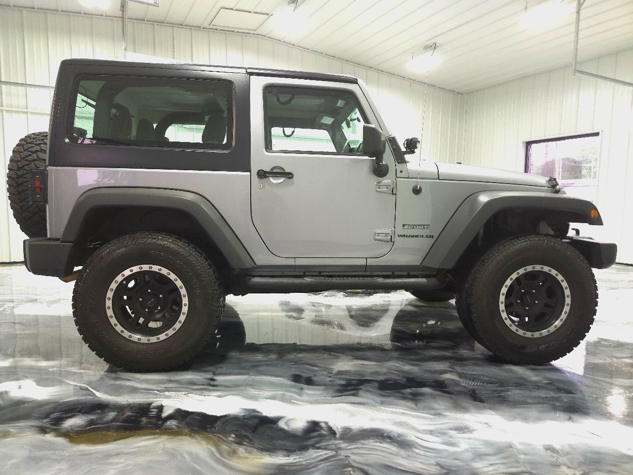 Jeep Wrangler Sport 4WD 2013