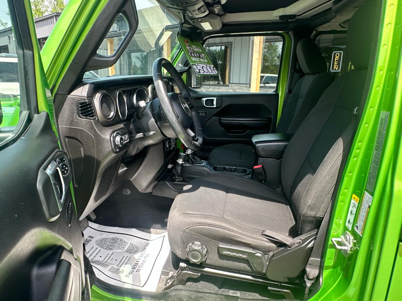 Jeep Wrangler Unlimited Sport 2018