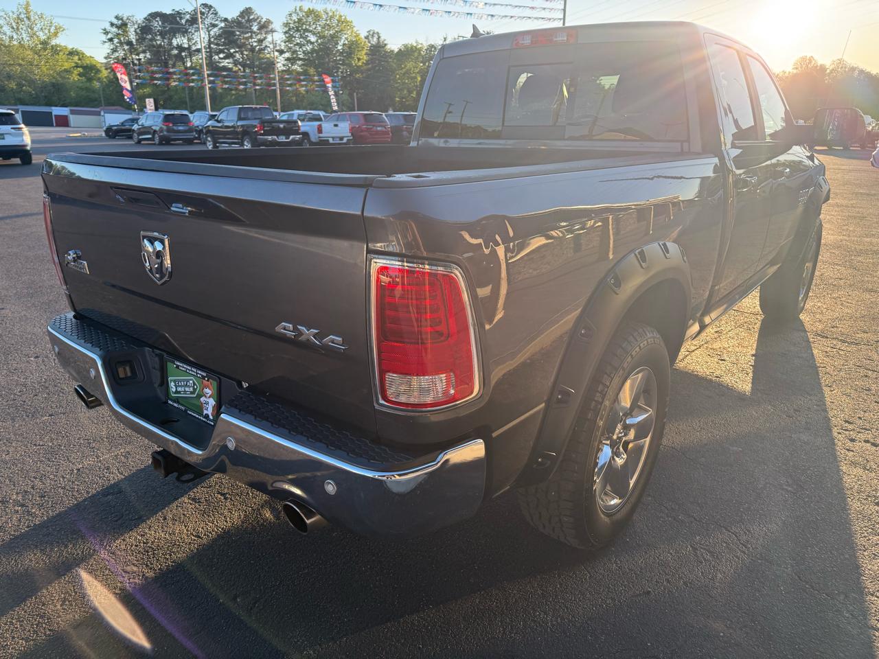 RAM 1500 SLT Quad Cab 4WD 2017