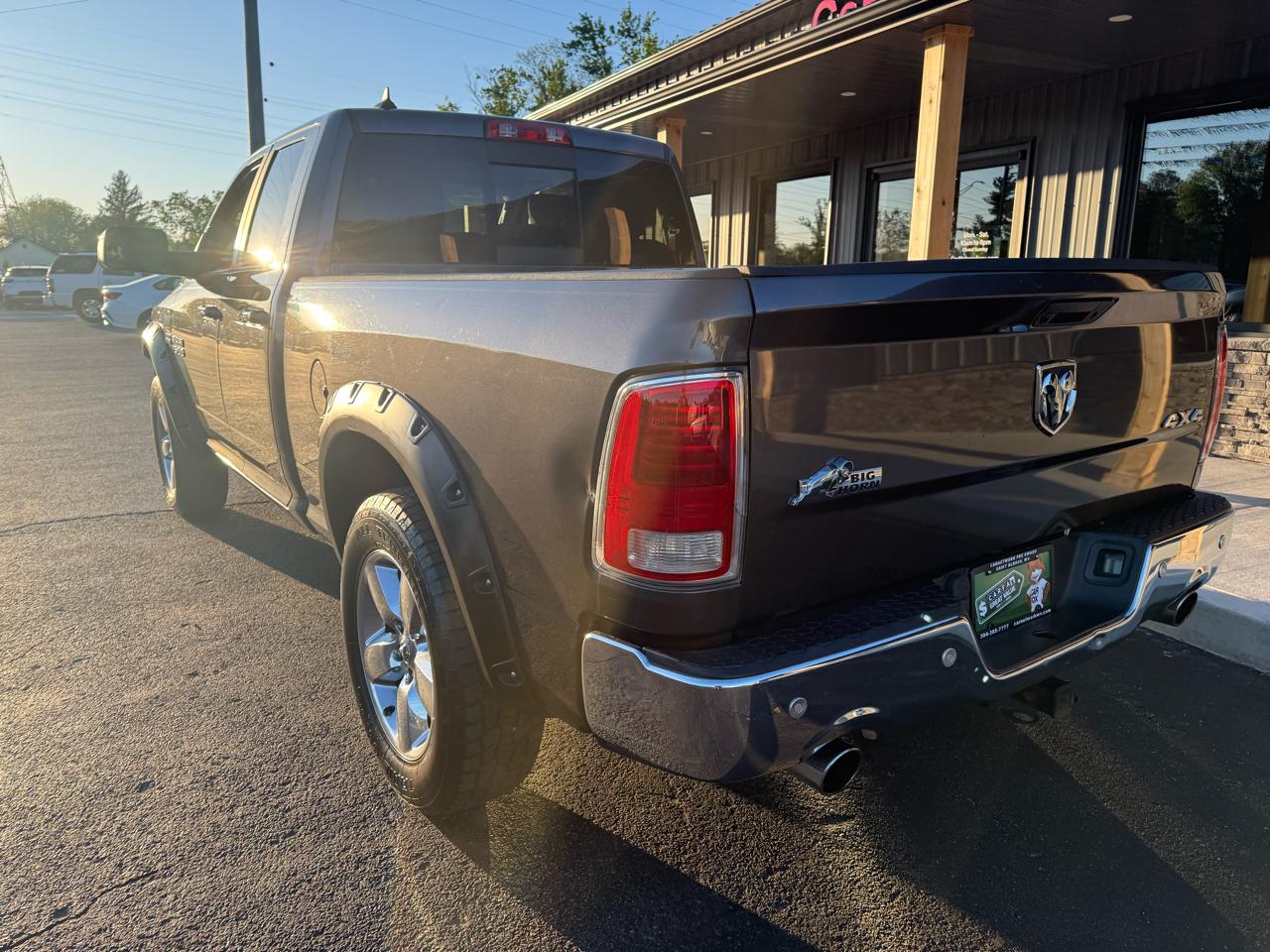 RAM 1500 SLT Quad Cab 4WD 2017