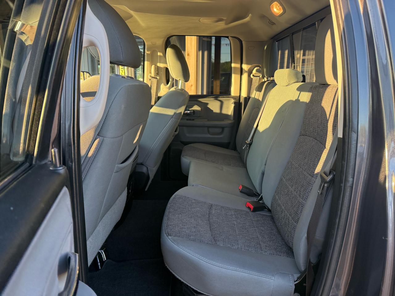 RAM 1500 SLT Quad Cab 4WD 2017