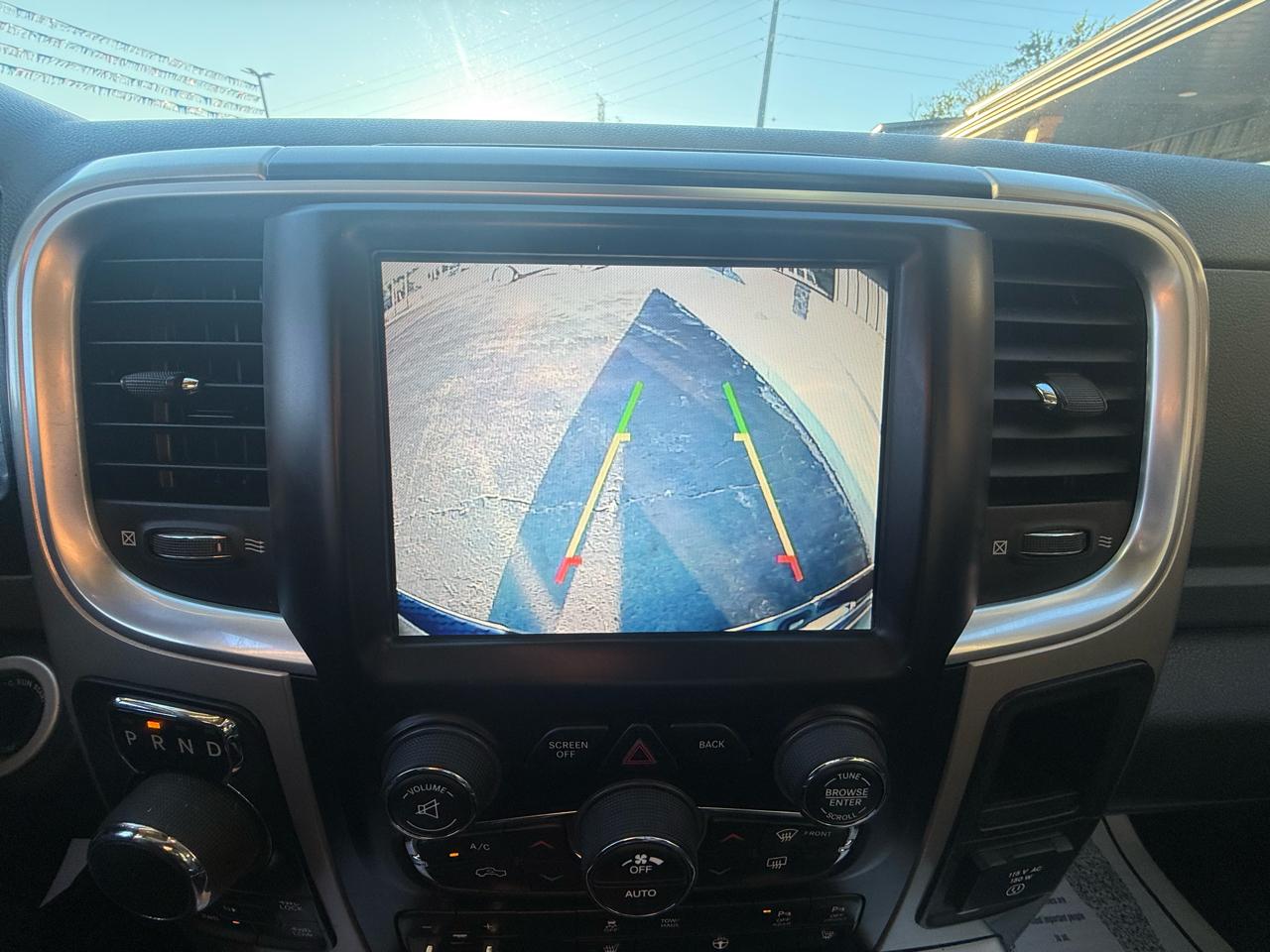 RAM 1500 SLT Quad Cab 4WD 2017