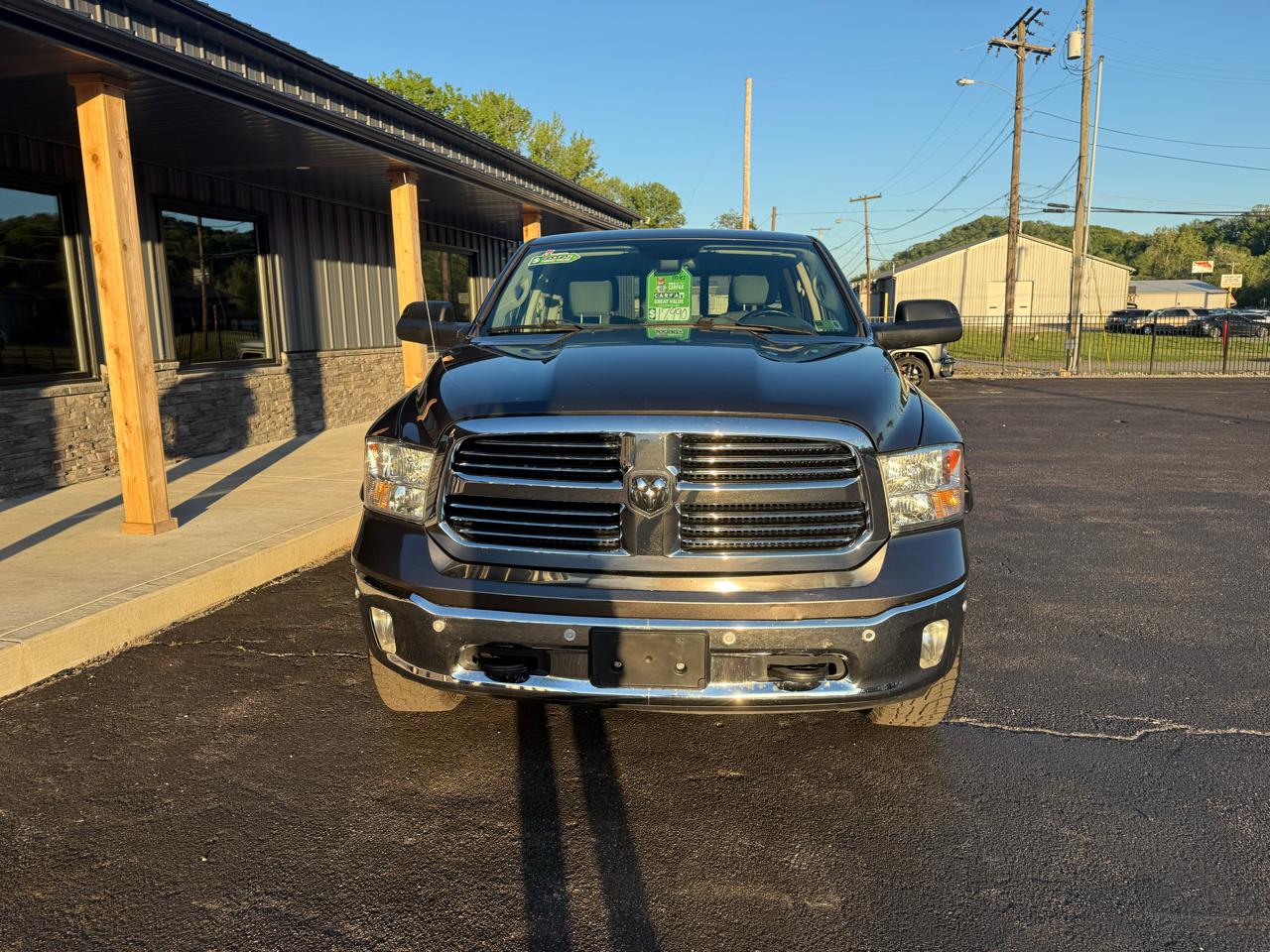RAM 1500 SLT Quad Cab 4WD 2017